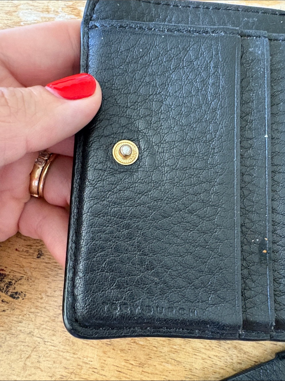 Tory Burch Black Pebbled Leather Zip-Around Wallet with Logo - Picture 4 of 6